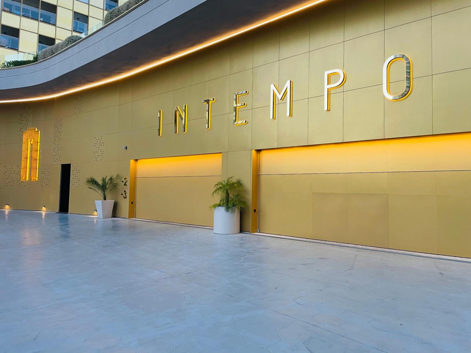 Intempo Sky: Surcando El Cielo Apartment *